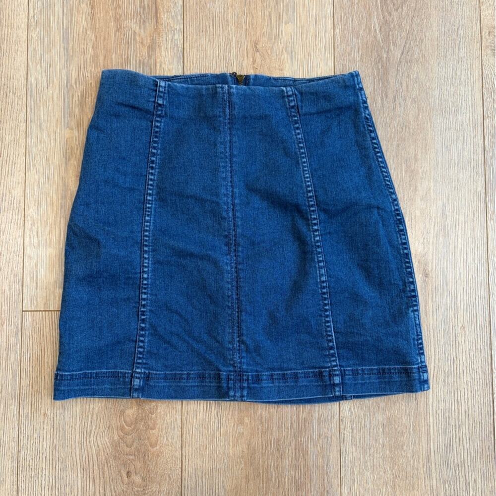 Free People Denim Mini Skirt Size 4 Blue High Rise Zip Back 26” Waist